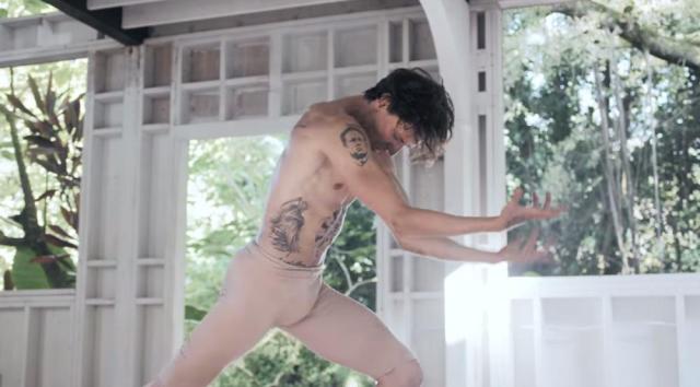 Sergei-Polunin-Take-Me-to-Church-by-Hozier-Directed-by-David-LaChapelle-YouTube4
